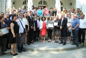 President awards medics for their dedication during Tbilisi protests
