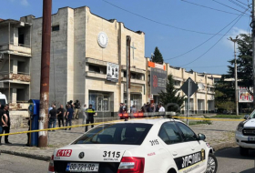 СМИ: Налетчик на «Банк Грузии» в Кутаиси озвучил свои требования через заложников