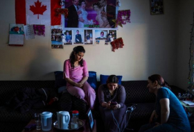 Torn apart by Islamic State and reunited in Calgary, three Ezidi sisters see a brighter future