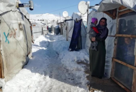Федеральная иммиграционная служба выдает керосин и продовольственные корзины езидским беженцам и переселенцам в лагерях ВПЛ