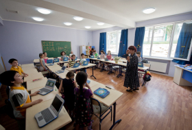 После каникул учеба в школах Грузии продолжится в классах 