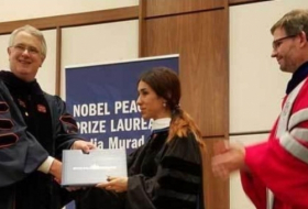Университет Сетон Холл наградил Надю Мурад почетной докторской степенью