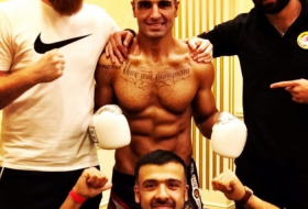 Омари Брои - действующий профессиональный боксер и боец MMA  