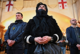 Despite the spread of the coronavirus and the request of the authorities to pray at home in Georgia good Friday is celebrated in churches