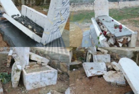 В сельской местности Африна были разрушены могилы езидов